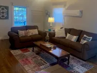 Cozy Apartment Located in Downtown Laurel Hotels in Laurel