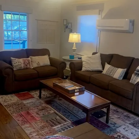Cozy Apartment Located in Downtown Laurel