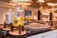 Oceanfront Beach Resort - breakfast