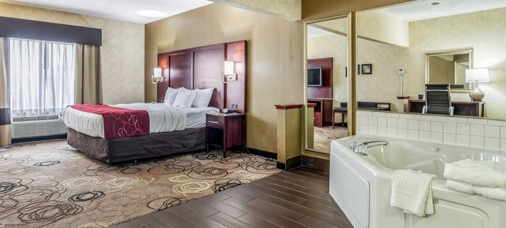 Holiday Inn Express & Suites SOUTHFIELD - DETROIT by IHG オークランドのホテル