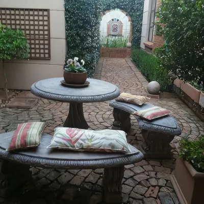 Primavera Guest House Hotels near Oliewenhuis Art Museum