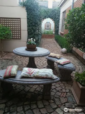 Primavera Guest House - parking