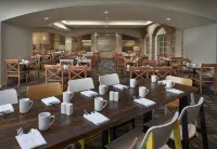 Doubletree by Hilton Toronto Airport - breakfast