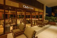 The Cliff Resort & Residences - bar