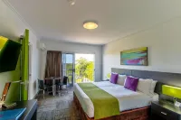 Mackay Oceanside Central Hotel Official