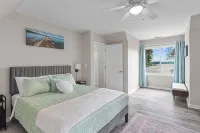 New Lakefront Getaway on Lake Norman