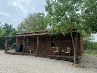 Sunflower Cabin - Peaceful Stay w/ Fire Pits & Kayaks
