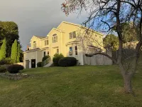 Spacious 6 Br·7 Beds·3.5 BA House in Charming Marblehead & Near Salem & Beaches