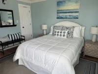 Crystal Coast Retreat! 2br/2bth Waterfront Condo with Community Pool!