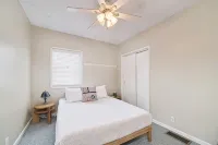 NEW LISTING charming 2 bedroom house walking distance to the beach and downtown