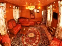 Peace of Mind Group of Houseboat