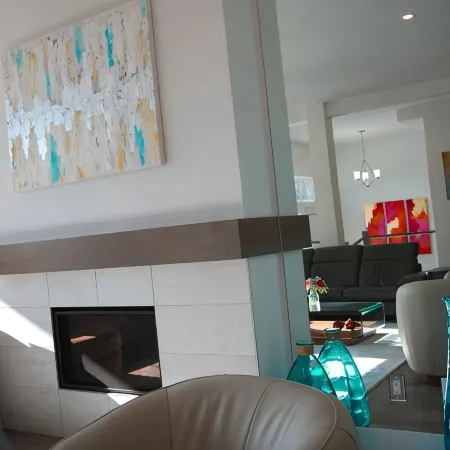 Luxury Mountain Retreat | Beautiful Zen Interiors | Minutes to Transit