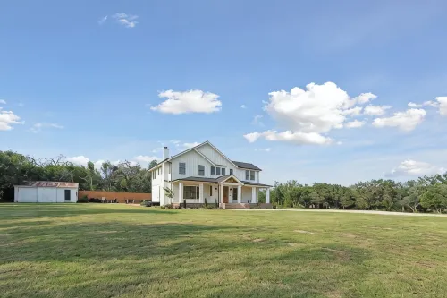 Luxury Villa with Huge Kitchen/ Hot Tub/ Barrel Sauna