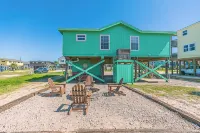 Charming updated Surfside home with firepit - only 2 min walk to the beach! - 무료 와이파이