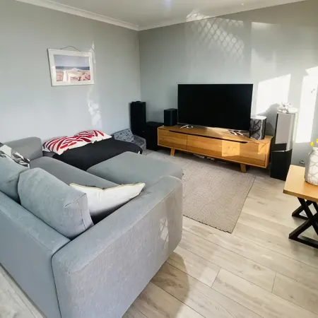 Cosy Home near SValley & Airport