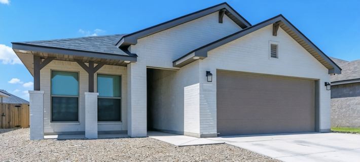 Four beds w/ 1 king, 3 queen beds each with a TV. Centrally located! No pets Hotels in Ector County