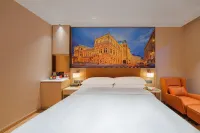 Vienna Hotel(Yucheng Debai Store） - parking