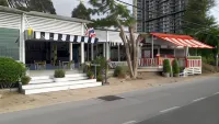 Asia's Beach Apartments - Mountain view