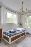 Perfect SLOCAN Getaway Suite - Beach - Hike - Bike - Homestays