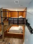 Custom Train-Themed Lodge on 7 Private Acres with Walking Trails - Homestays