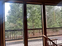 Mountain cabin with fireplace. Minutes away from Shaver Lake and China Peak. - 샬레 호텔