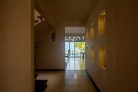 Beach house w/ private pool & sandy beach for 8 - Homestays