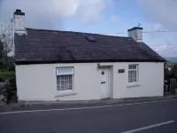 COSY COTTAGE WITH REAL FIRE AND FABULOUS VIEWS IN CARMARTHENSHIRE, WALE - 2-Star