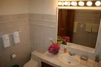 Beautiful pool, 6-min walk from beach, ocean views - VILLAS CASA LOMA - Villa 4 - balcony