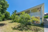 Villa Paradissol – Tropical Haven with Pool, Near Beaches, Warm Hospitality - 健身室/gym room