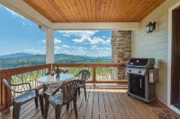 Amazing Mtn Views, Stunning Sunsets, Fire Pit, Gas Logs, Private, Grill, WiFi!
