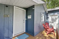Outdoor Hot Tub & Indoor Soaking Tub, Bonfire Pit, Picnic Area, Foosball & More - Chalets