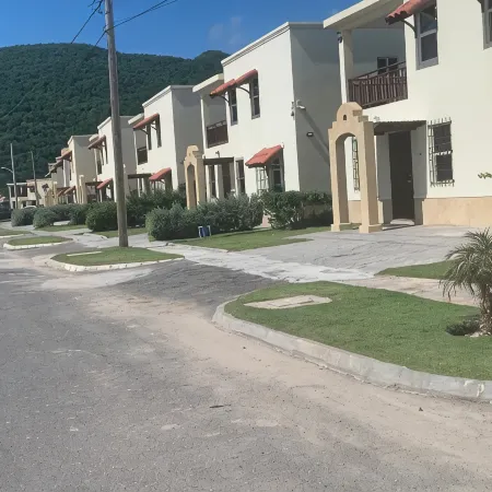 C-Vue Villa (Pool  AC  Gated  Sea Front )