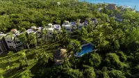 Beautiful  2 Bdrs. Casa Angelica, Pool & Beach Wi-Fi, Sleeps 6