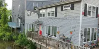 Mountain Escape: Charming Catskills Apartment in Downtown Margaretville - واي فاي