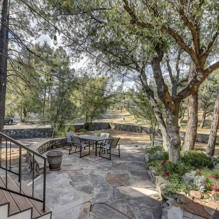 3 Bathrooms! Walk to Dwntwn!