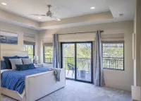 Lakeshore Modern!  Lake Front with Platform Dock and 2 Kayaks, Firepit and Views - 무료 와이파이