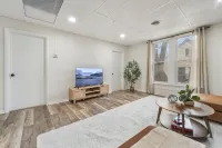 The Cozy Emerald Stay 5 Minutes to Downtown - Boutique