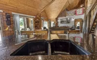 2 story Florida Cypress Cabin - Wifi