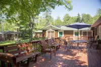 “Private 3-Bed Cabin Near Geneva Lake – Walk to Dining & Beach”