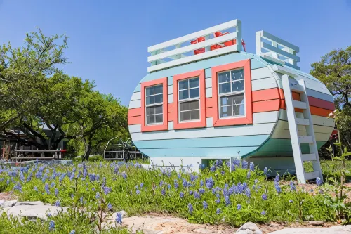 Glamping in Spicewood TX Hill Country~ The Pearl at Green Acres - 4-Star