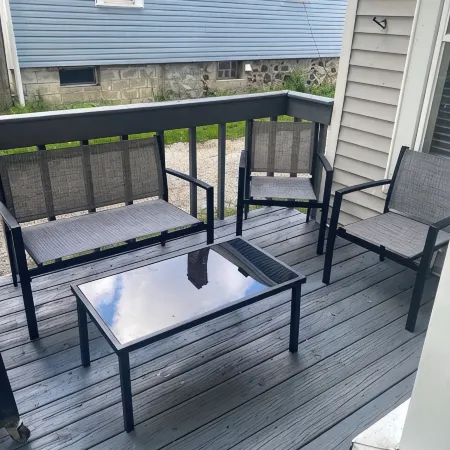 Charming 2-bedroom apartment with AC, WiFi, in The Historic Ashtabula Harbor