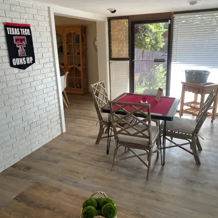 Viva The Matador! Newly Renovated and Charming 4 Bedroom/2 Bathroom House