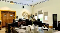 The Trishala Vilas (A Luxury Boutique Hotel & Spa) - 朝食