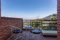 Hotel Sarathi - Mountain view