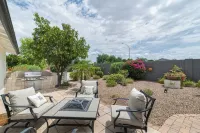 Mesa Retreat Quiet, Stylish Desert Escape + Golf - 4-Star