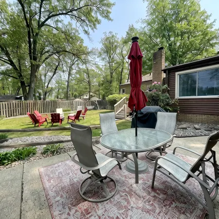 Walk to ND-Dogs Welcome-Sleeps 14-Family Paradise-Fire Pit-Swing Set-Fenced Yard