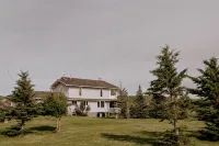 Old Chief Bunkhouse - ranch with views of Chief Mountain - 3 étoiles