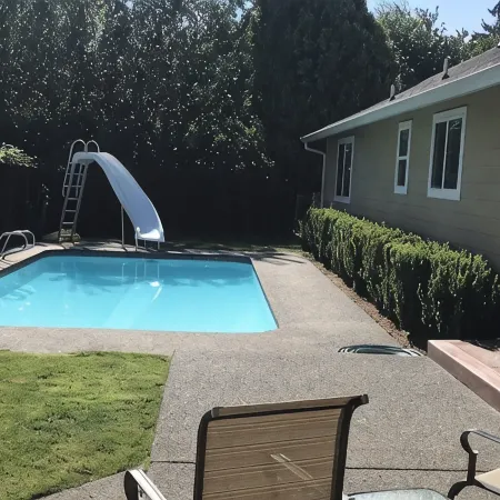 Beautiful 3 bed 2 bath house 2mi from ferry to downtown Seattle