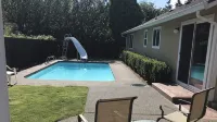 Beautiful 3 bed 2 bath house 2mi from ferry to downtown Seattle - Pools