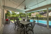 Jacuzzi Tub-Walk to Dining & Shopping-Garage Parking - Jacuzzi